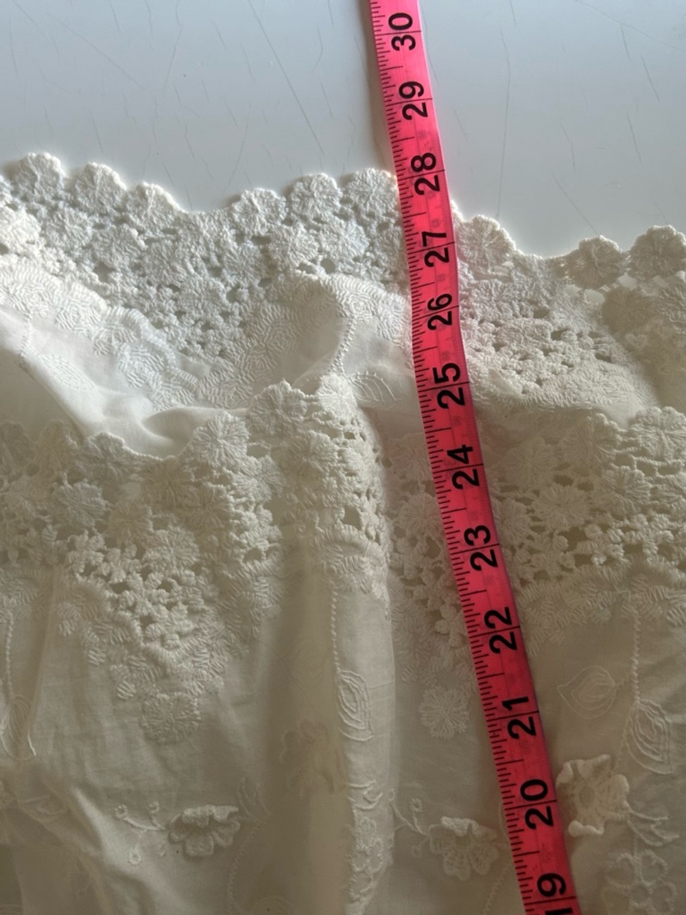 ⭐️ NEW Francesca’s Large White Lace Eyelet Cotton Camisole Scalloped Hem Tank - Picture 7 of 7